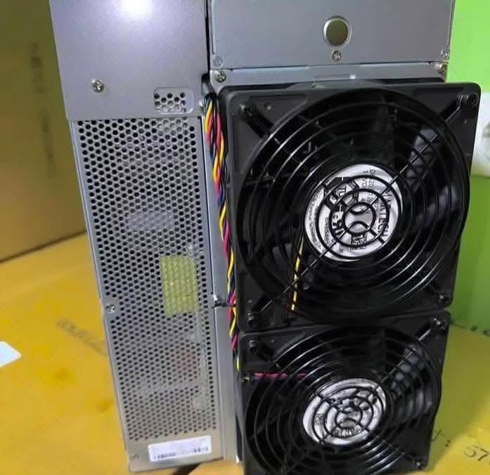 Refurbished Bitmain Antminer S21 200T - Image 2