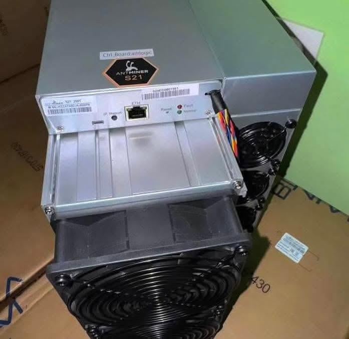 Refurbished Bitmain Antminer S21 200T for sale